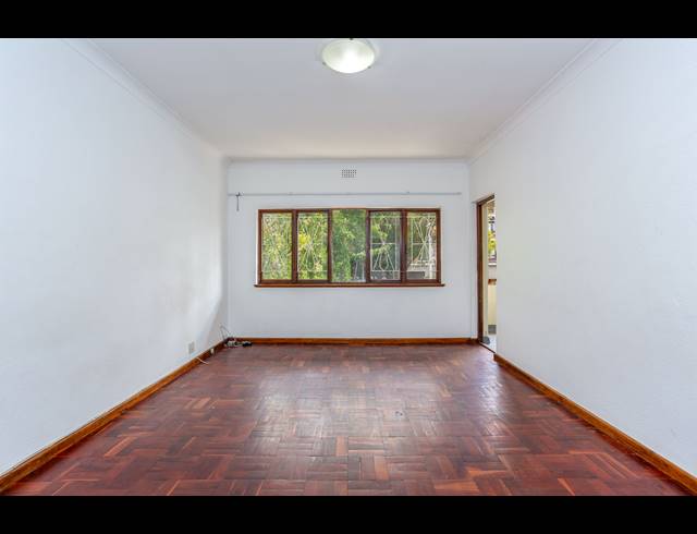 2 BEDROOM APARTMENT FOR SALE IN RONDEBOSCH